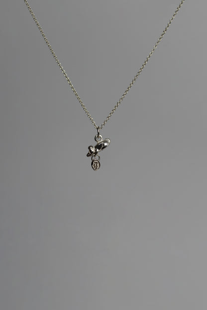 Collier SOURIS AU NOYER