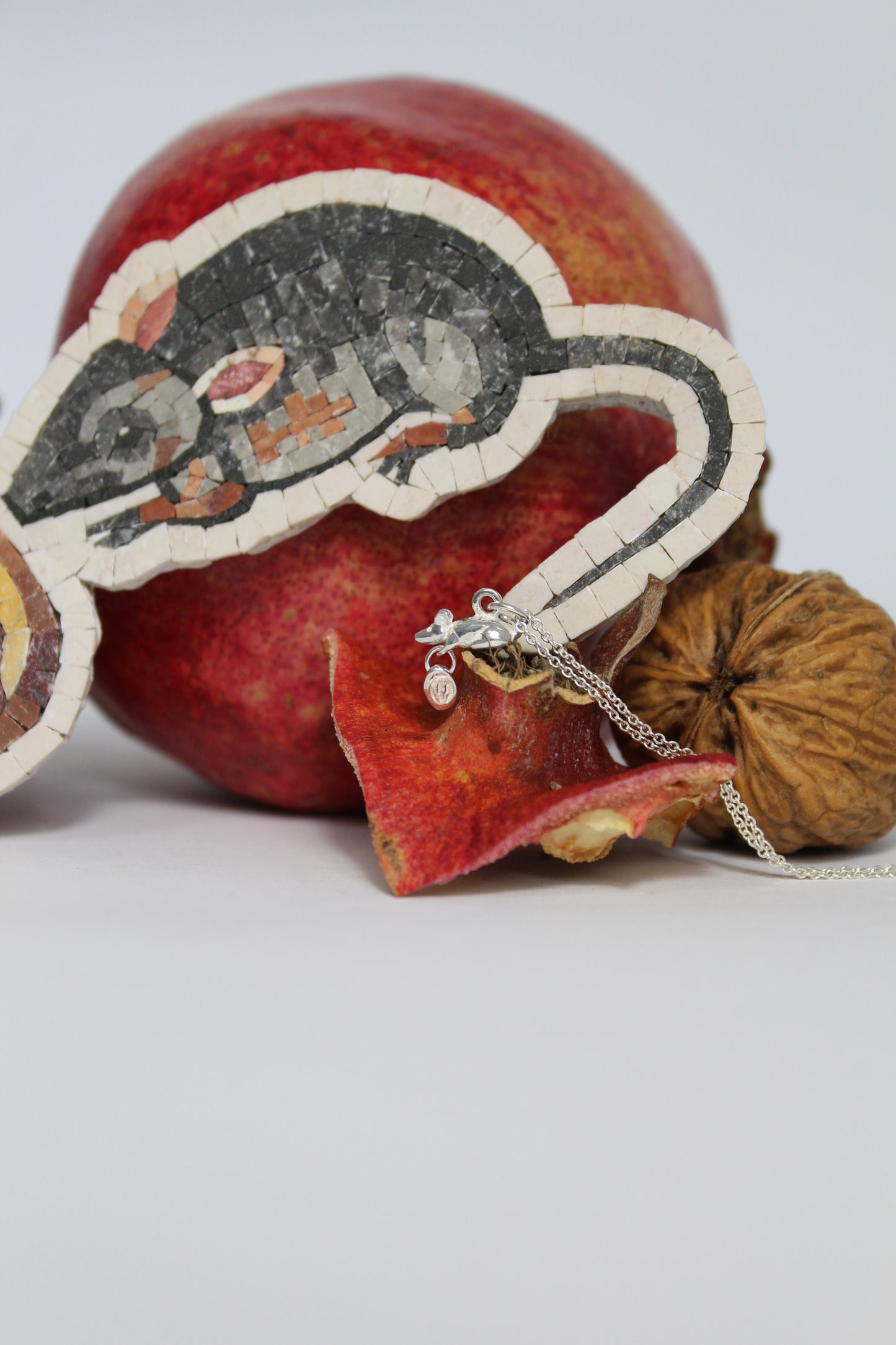 MOUSE WITH WALNUT necklace